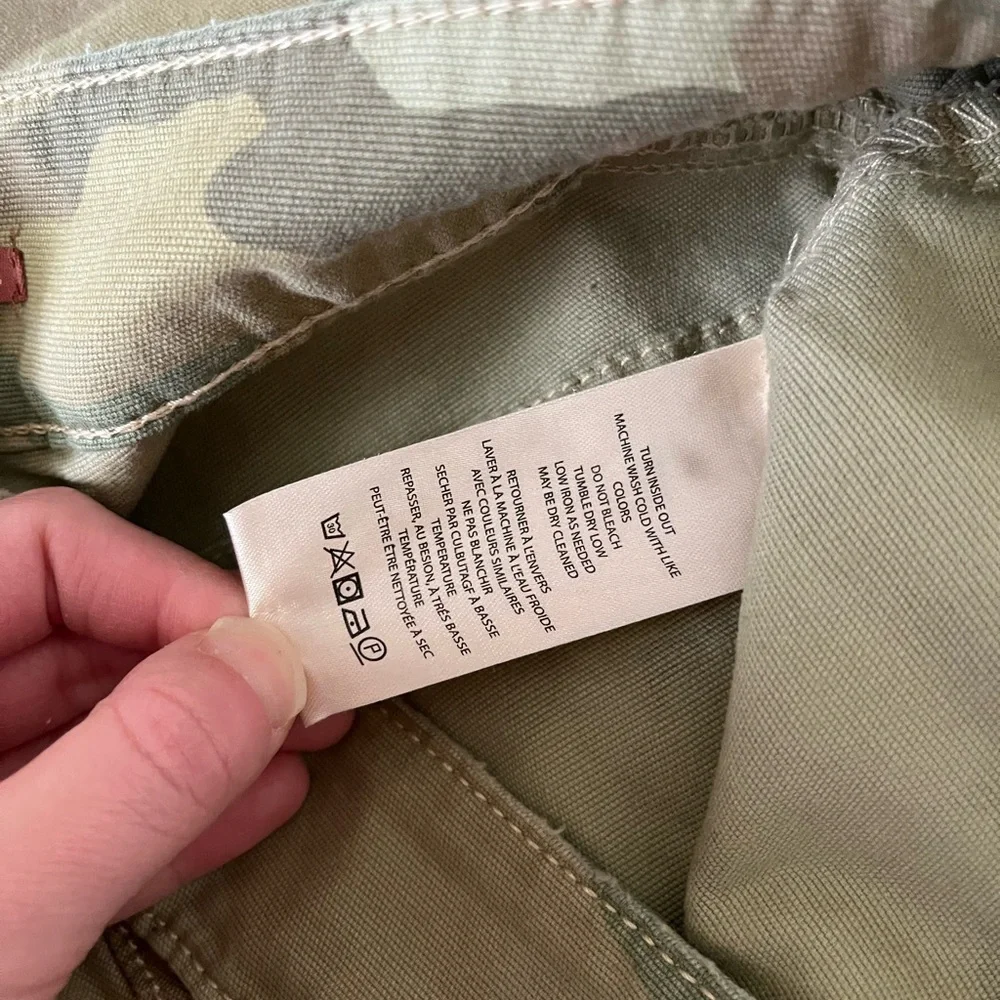 Anthropologie Pilcro The Wanderer low rise Camouflage Cargo Pants - Picture 6 of 8
